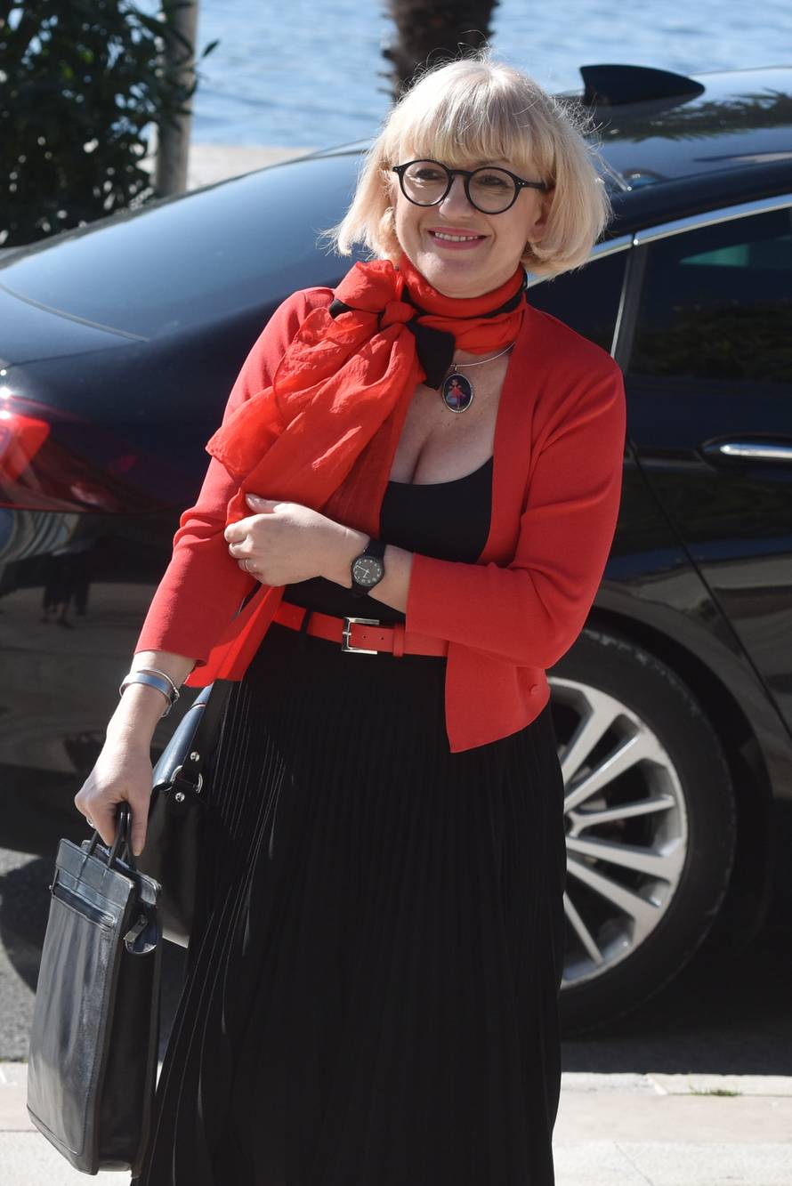 Ministrica Vesna BedekoviÄ u radnom posjetu Å ibensko-kninskoj Å¾upaniji