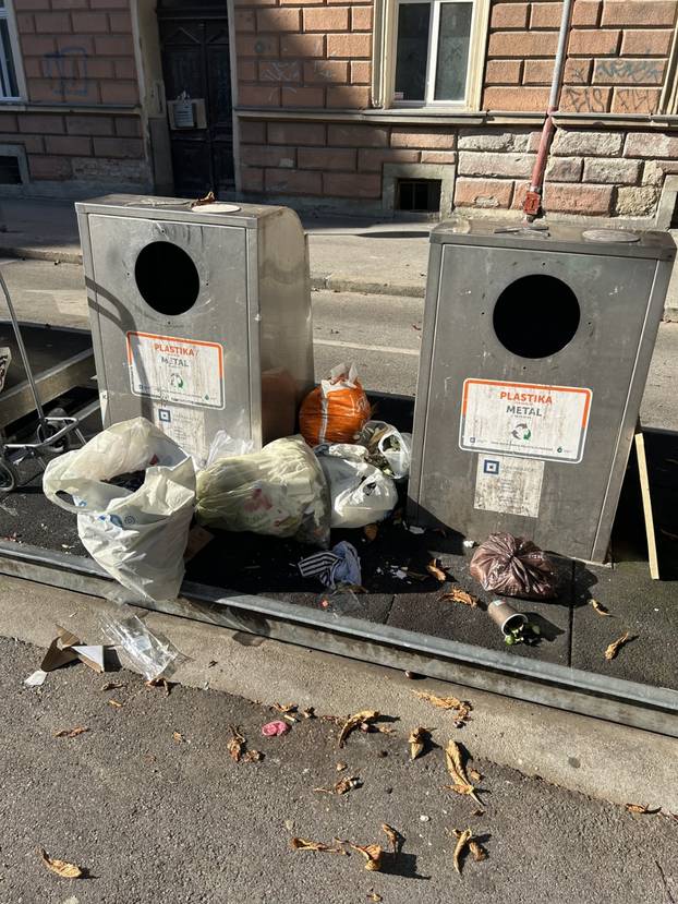 FOTO Podzemni spremnici u Zagrebu postali 'nadzemni': 'Ovo više nema smisla...'