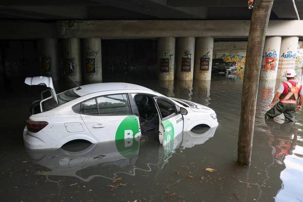 A strong storm hits Bucharest