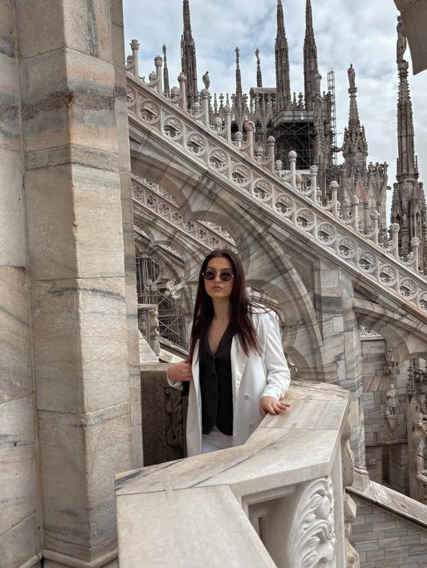 FOTO Francuska Hrvatica mami poglede svih navijača. Evo tko je mlada rukometašica Mia