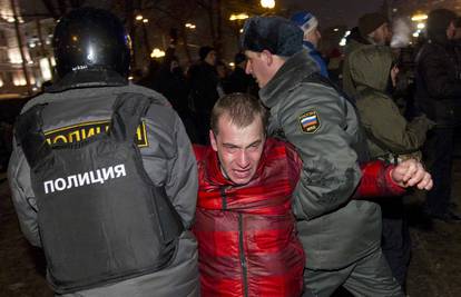 Prosvjedi na ulicama Moskve: Policija je uhitila stotine ljudi