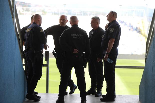 Rijeka: Navijači se okupljaju uoči utakmice Rijeka - Belupo