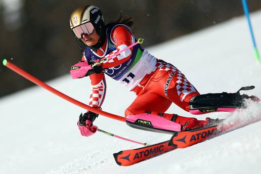 'Kraljica' slaloma opet na vrhu, Shiffrin uvjerljivo osvojila zlato! Hrvatice podbacile u 2. vo&zcaron;nji