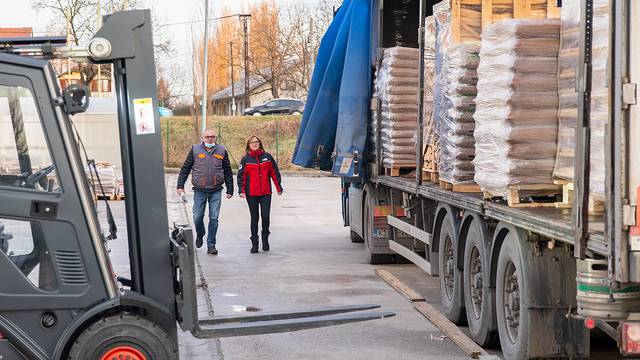 Caritas uputio dva nova tegljača humanitarne pomoći Ukrajini