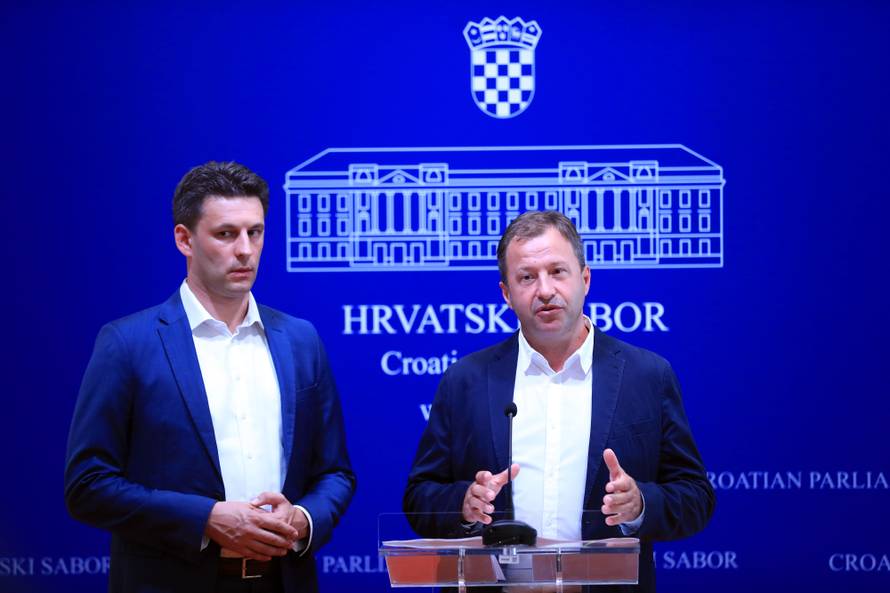 Zagreb: Petrov i PaneniÄ govorili o Vladinom prepuÅ¡tanju Ine MOL-u