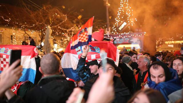Slavlje navijača u Zagrebu nakon prolaska Hrvatske u polufinale Svjetskog prvenstva