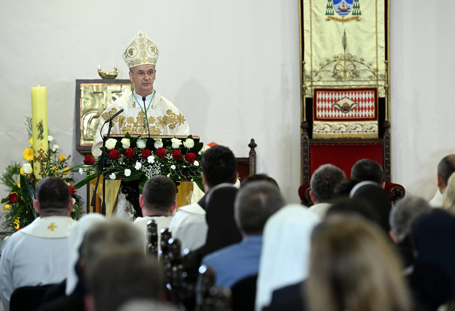 Monsinjor Dražen Kutleša preuzeo službu novog zagrebačkog nadbiskupa 