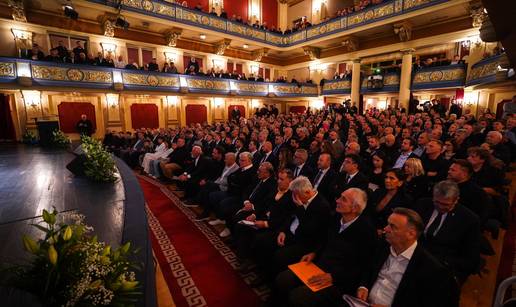 FOTO Emotivna komemoracija: O Halidu pričali njegovi bližnji, mnogi nisu mogli sakriti suze...