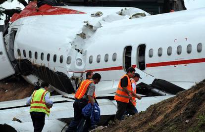 U 90 dana u avionskim je nesrećama 398 poginulih...