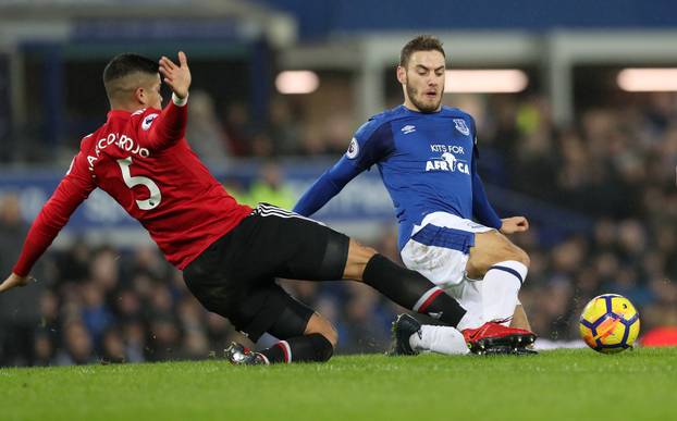 Liverpool: Nakon ?etiri utakmice na tribini Nikola Vlaši? vratio se u prvu postavu Evertona 