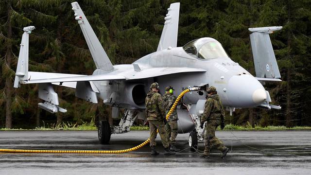 Finland conducts yearly air exercise, lands fighter jets on highway