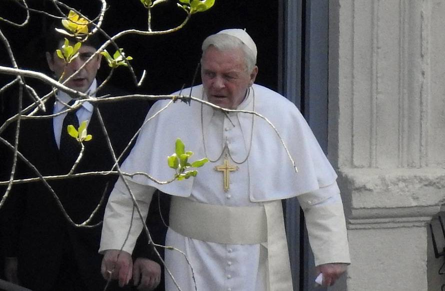 EXCLUSIVE: Anthony Hopkins and Johnathan Pryce filming "The Two Popes" in Caprarola, Rome