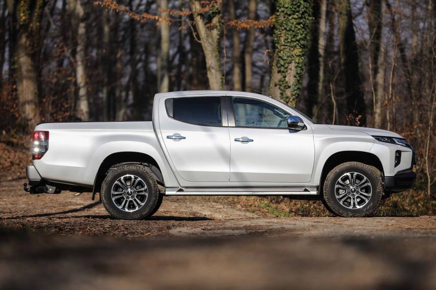 Mitsubishijev terenski radnik može biti i šminker na cesti