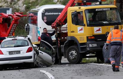 Sudarili se autobus i auto kod Bakra, poginuo jedan čovjek