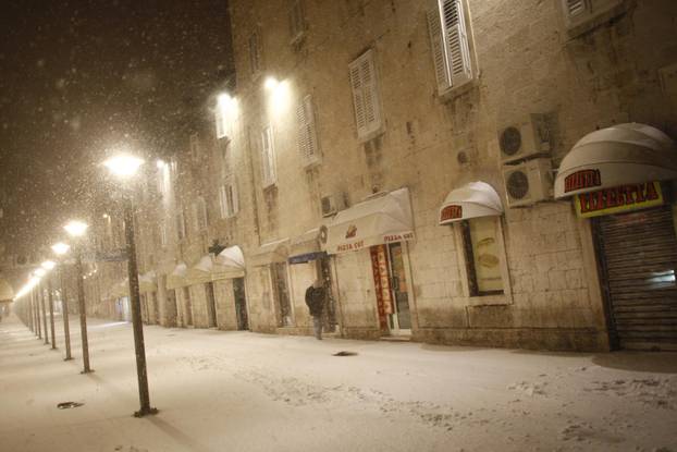 Deset godina od snježne oluje koja je poharala Dalmaciju: Splićani su se skijali na rivi