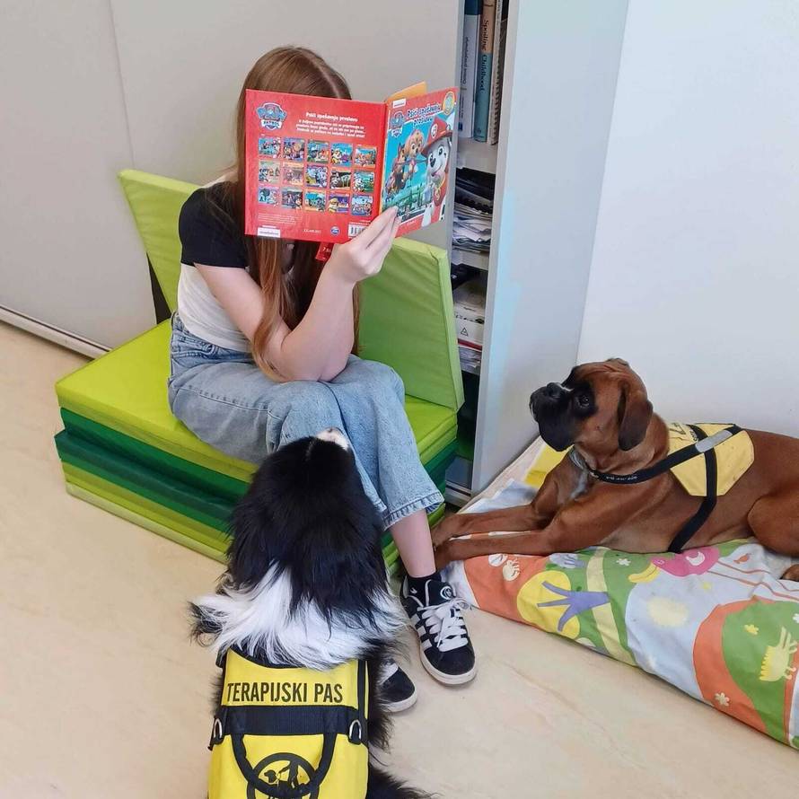 'Mi smo terapijski psi Freya i Jupi. Djeca uz nas brže ozdrave'