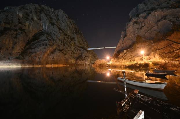 Spajanje mosta iznad rijeke Cetine kod Omiša na 70 metara nadmorske visine