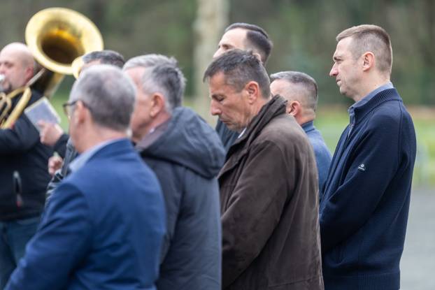 Vukovar: Posljednji ispraćaj i ukop identificiranih posmrtnih ostataka hrvatskog branitelja iz Domovinskog rata Stjepana Patka 