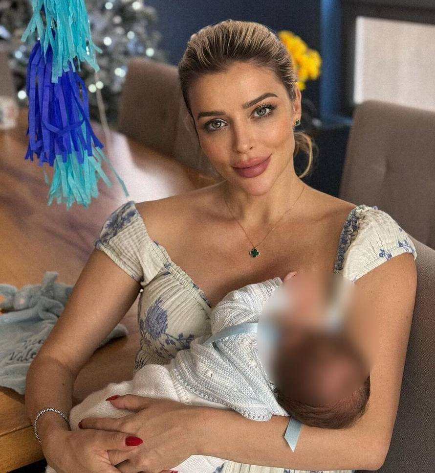 Fani Stipković pokazala kako doji, fanovi poručili: 'Preslatki'