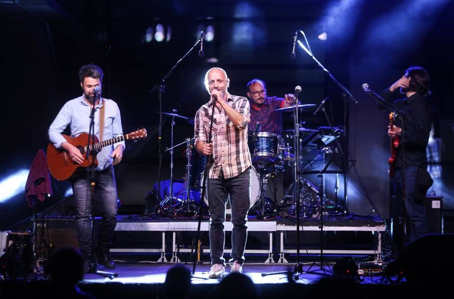 Zagreb: Mile Kekin održao koncert u Muzeju suvremene umjetnosti