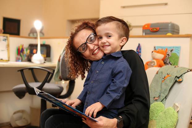 Zagreb: Intervju s majkom čiji sin boluje od ahondroplazije