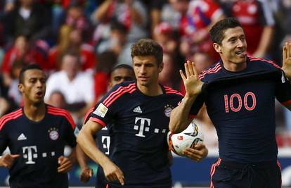 'Trica' Bayerna u zagrijavanju za Dinamo: Lewa zabio 2 gola