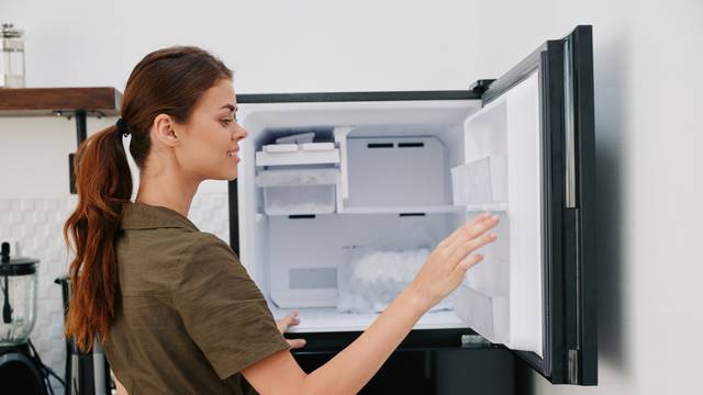 Vodič za odleđivanje hladnjaka: Evo kako i čime ga treba čistiti