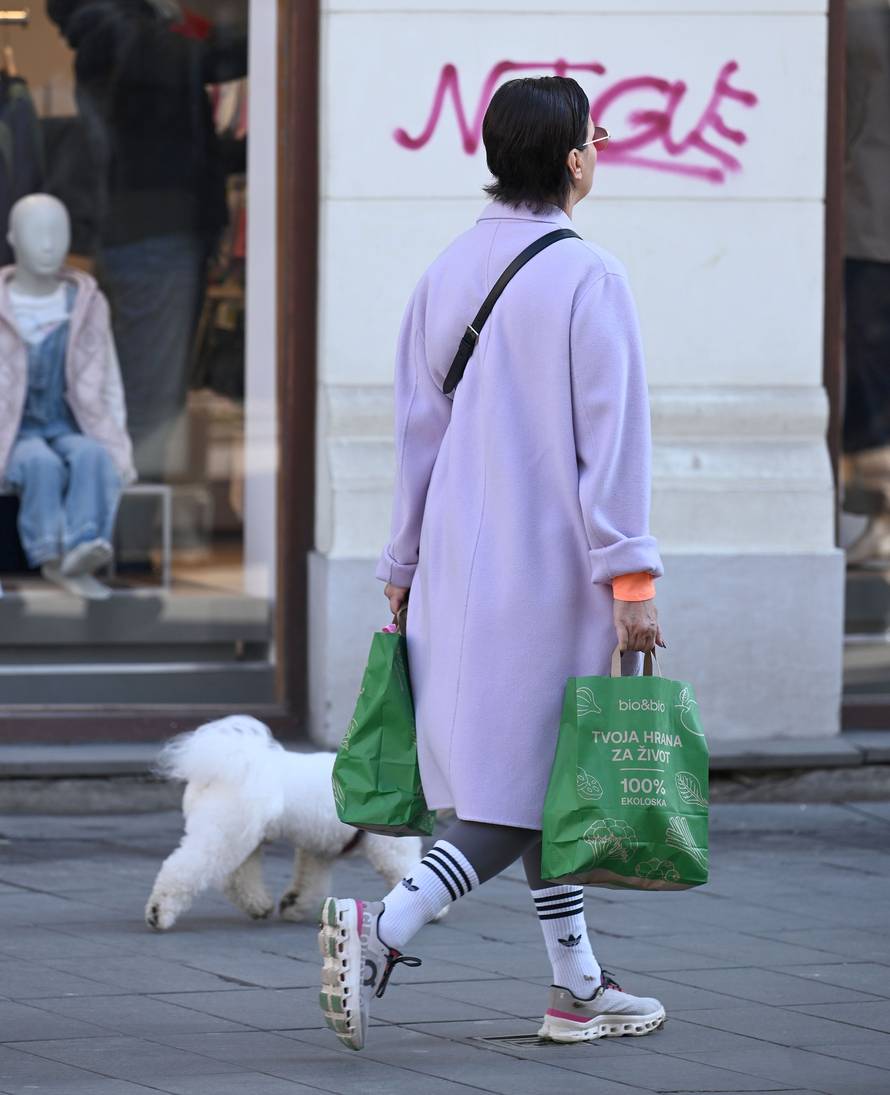 Zagreb: Nina Badrić prošetala gradom