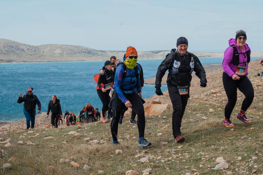 Life on Mars Trail: Tisuću trkača odradilo utrku na Pagu unatoč buri, na njih pazio i HGSS