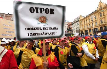 SDLSN: Vlada dijeli zaposlene na elitu i stoku sitnog zuba 