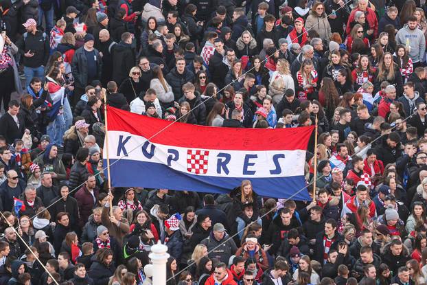 Panorama svečanog dočeka hrvatske rukometne reprezentacije u Zagrebu