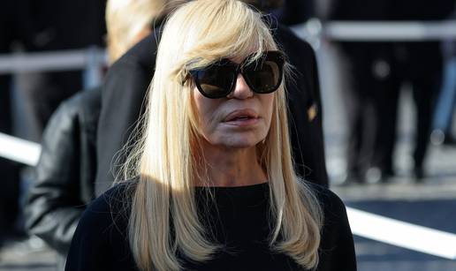 FOTO Donatella Versace opet je u centru pa&zcaron;nje zbog izgleda: Pogledajte kako se mijenjala...