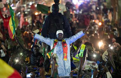 Kandidat opozicije u Senegalu slavi pobjedu, vladajući očekuju drugi krug: Na ulicama slavlje