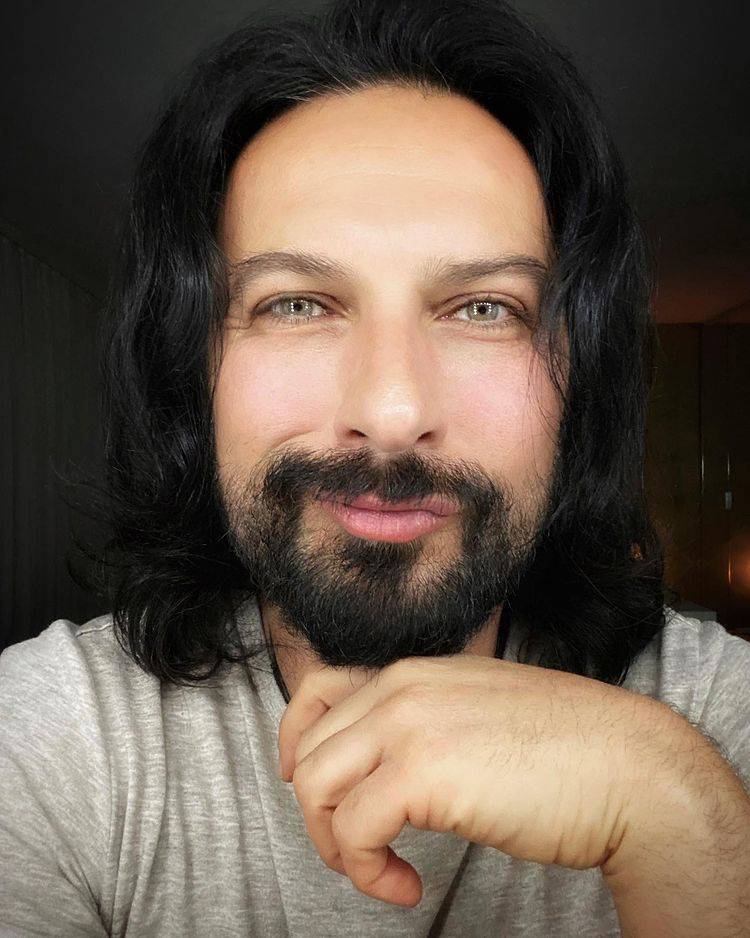 Tarkan se proslavio hitom 'Kiss Kiss' prije 25 godina: Oženio se i ima kćer, evo kako sad izgleda