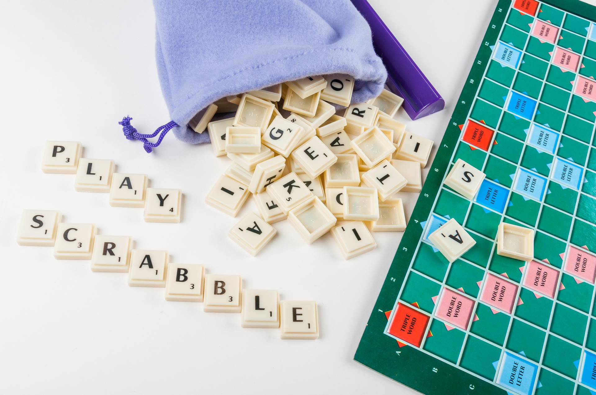 Zaigrajte Scrabble s obitelji i prijateljima i uživajte u slaganju