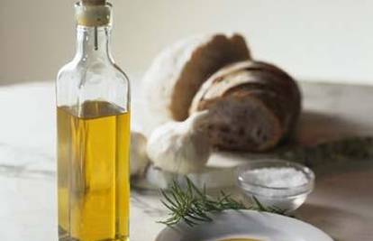 Ipak nije prošlo: Maslinovo ulje u restoranima ostaje otvoreno