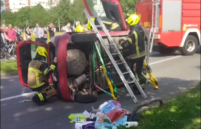 DRAMA U ŠPANSKOM Automobil se okrenuo na bok blizu tržnice. Vatrogasci uspjeli izvući vozača!
