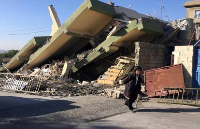 Najmanje 530 mrtvih u jakom potresu, oštećeno 30.000 kuća