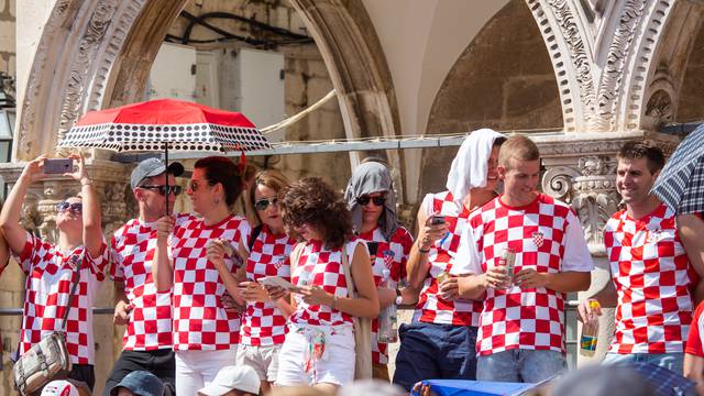 Organizirali povratak hrvatskih državljana iz Sj. Makedonije...