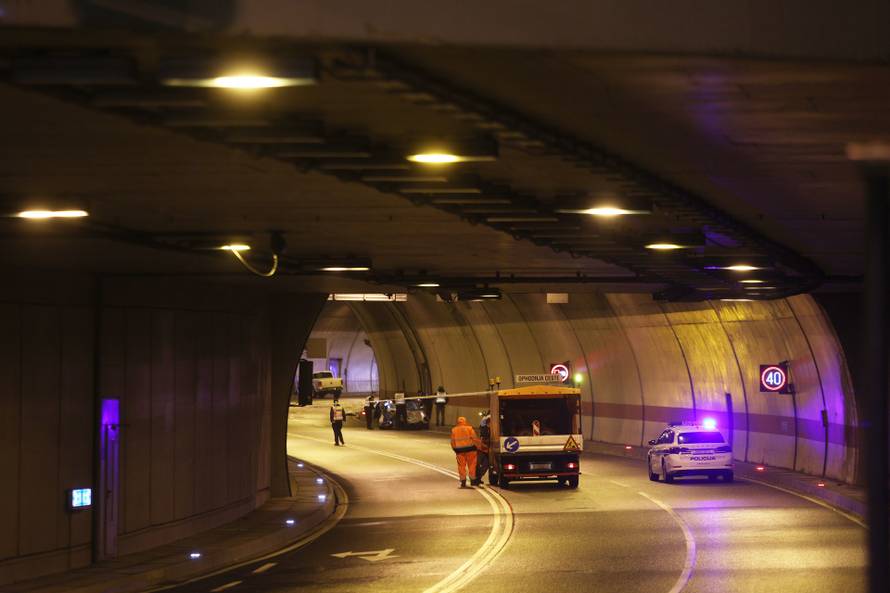 Rijeka: Dvije osobe poginule u prometnoj nesreći u tunelu Pećine