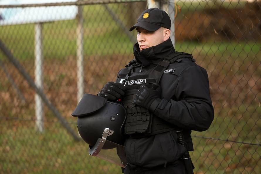 Sarajevo: Velik broj policije kod dvorane Zetra gdje će biti odigrana utakmica Eurolige između Dubaija i izraelskog Hapoela