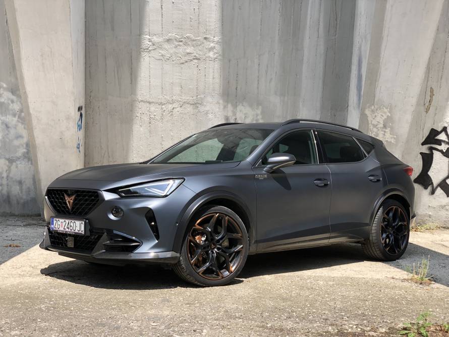 Cupra Formentor VZ: Superbrzi auto s pet cilindara i 390 KS!