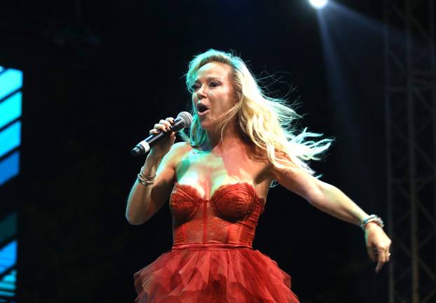 Knin: Koncertom Mate Bulića i Maje Šuput završena proslava Dana pobjede i domovinske zahvalnosti