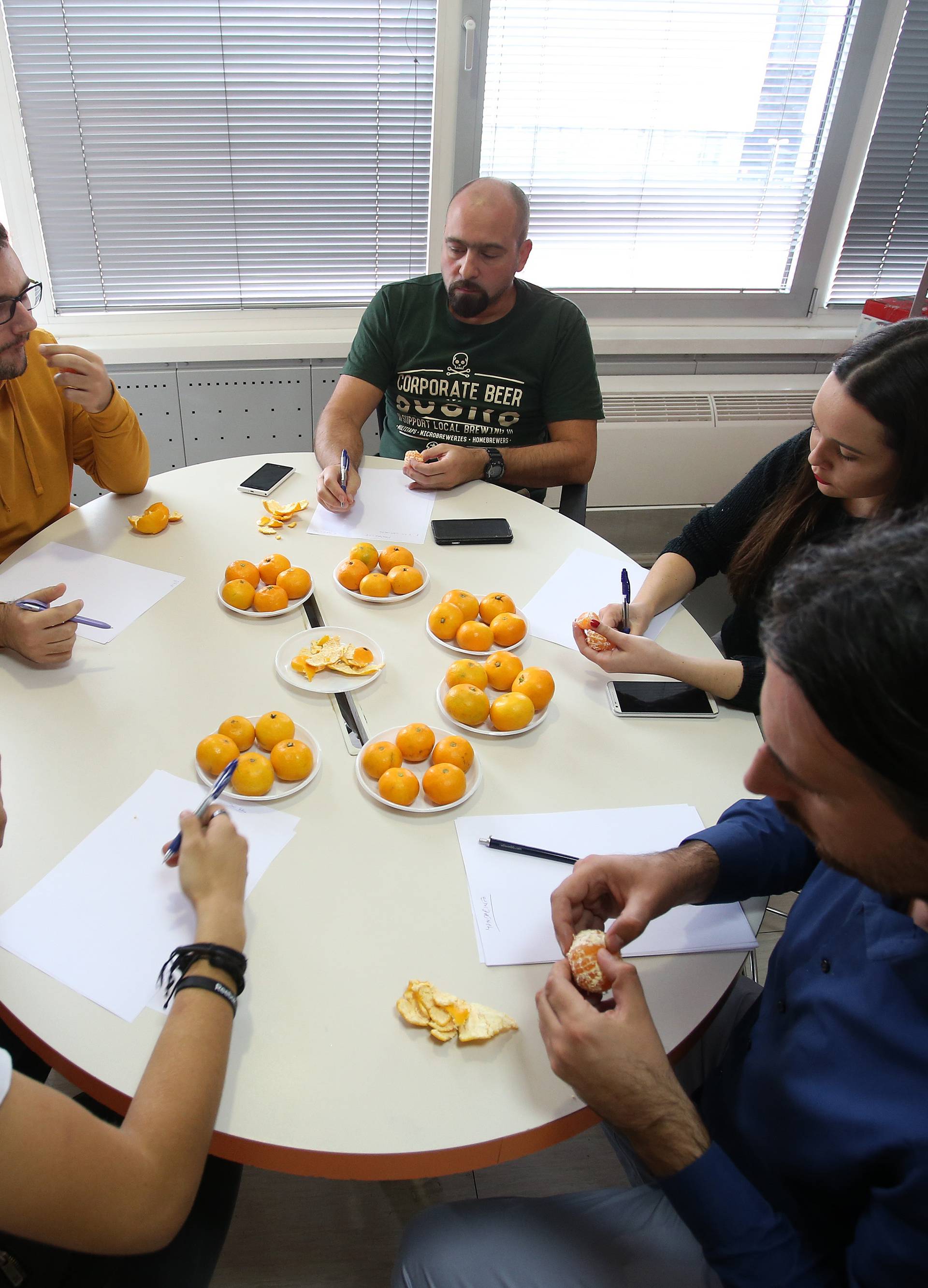 Veliki test agruma: Žiriju su najfinije mandarine sa štanda