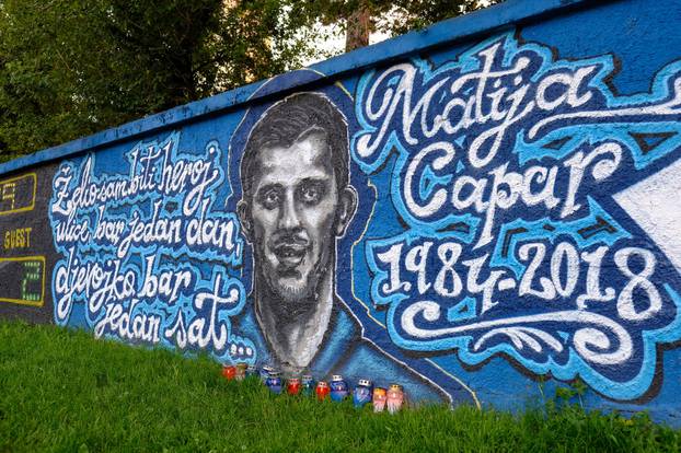 Zagreb: Mural nogometaÅ¡a Matije Capara na igraliÅ¡tu O.Å . Kralja Tomislava