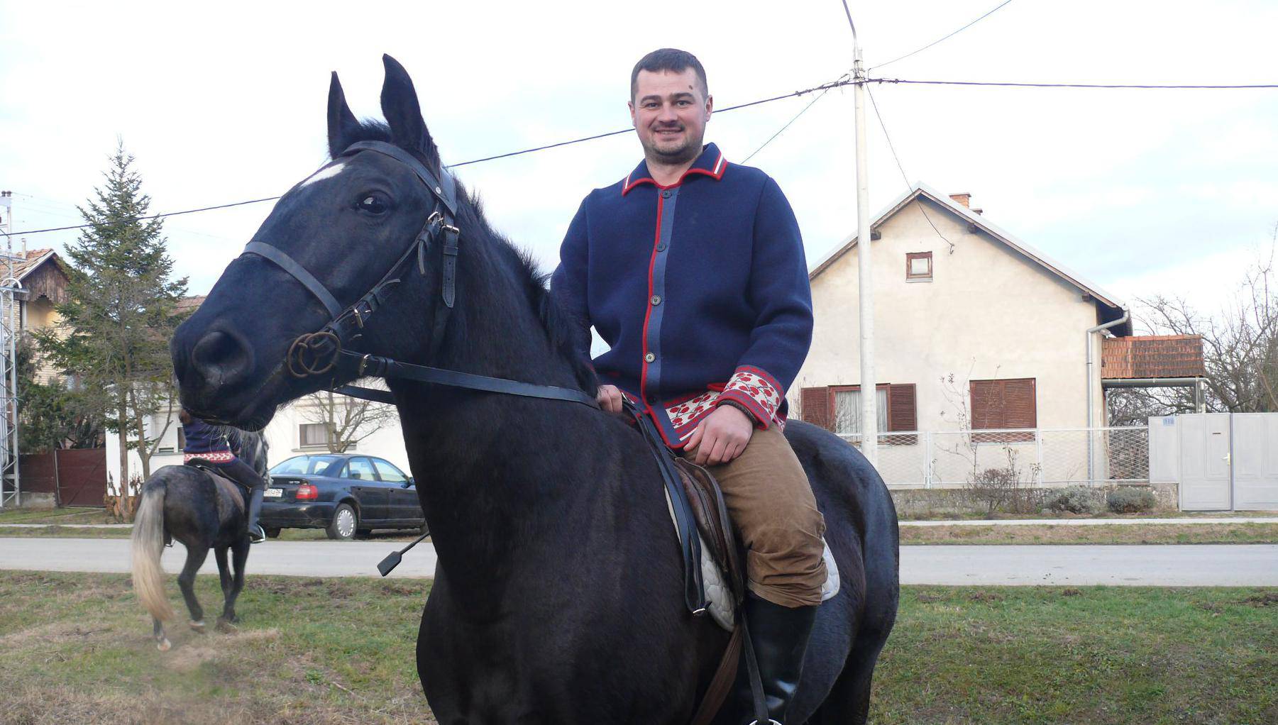 Jovan pomogao Evi da zajaše konja: Nama je svaki dan ljubav