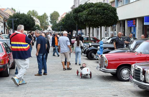Sisak: Održani tradicionalni 34. Oldtimer susreti 