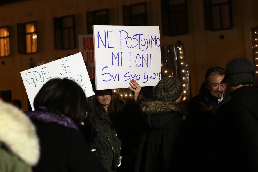 Stotine na Markovu trgu protiv zatvaranja rute za izbjeglice