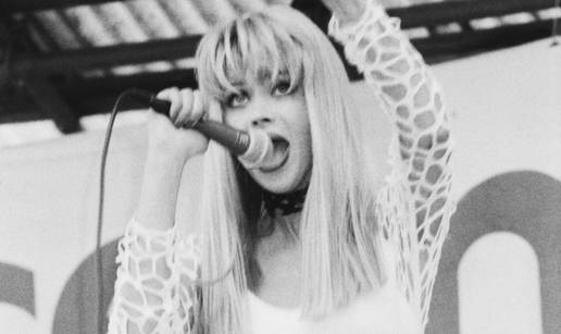 Rekla mi je: Moram imati visoki krov, zar ne vidiš kolika sam