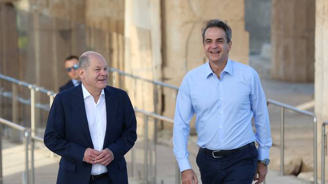 Greek PM Mitsotakis and German Chancellor Scholz meet in Athens